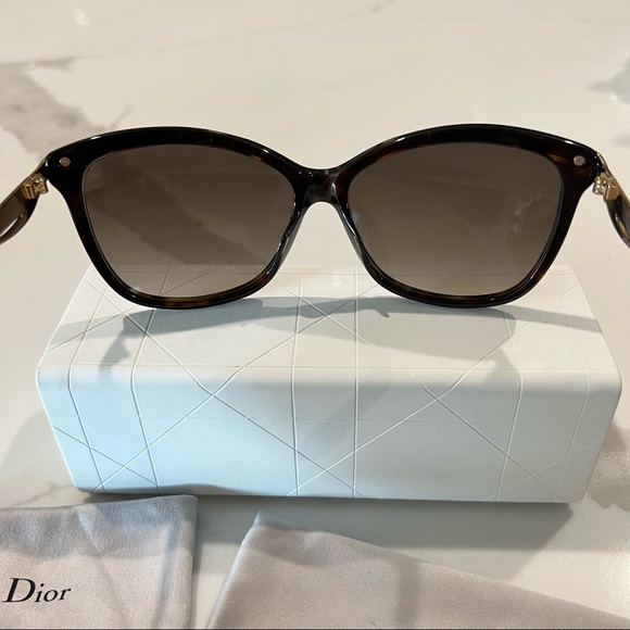 Dior Sunglasses - Picture 3 of 7